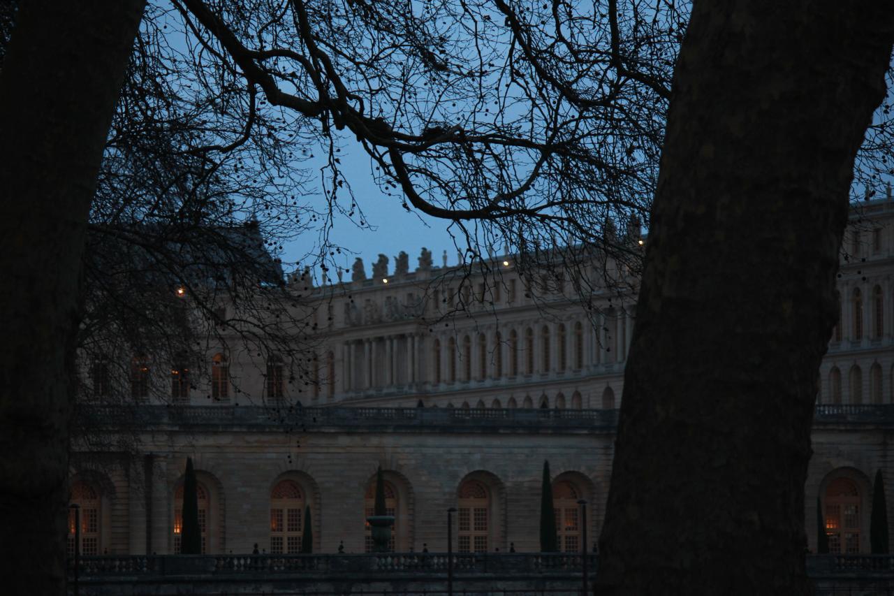 Bed In Versailles - Villa De La Piece D'Eau Des Suisses Экстерьер фото